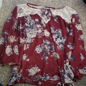 Floral flowy shirt